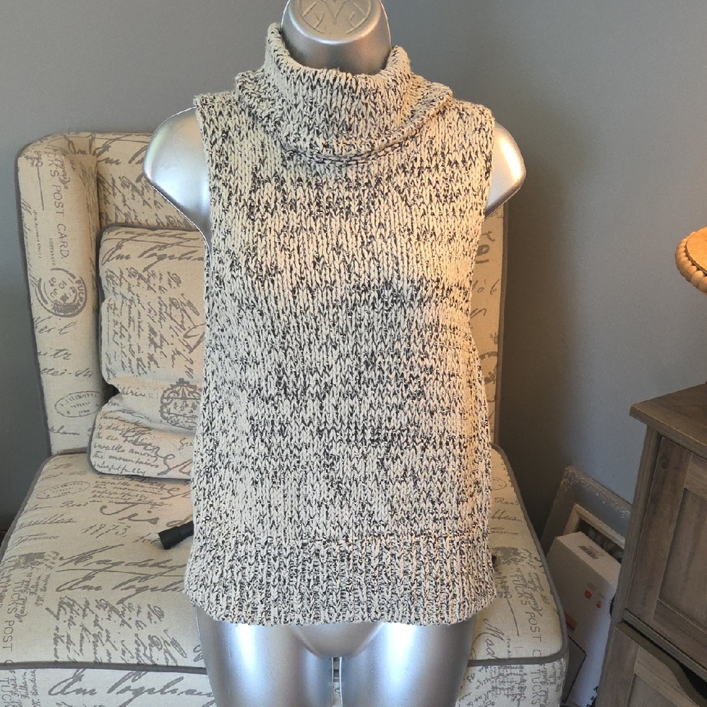 Kendall & Kylie Black and Cream Turtleneck Sweater